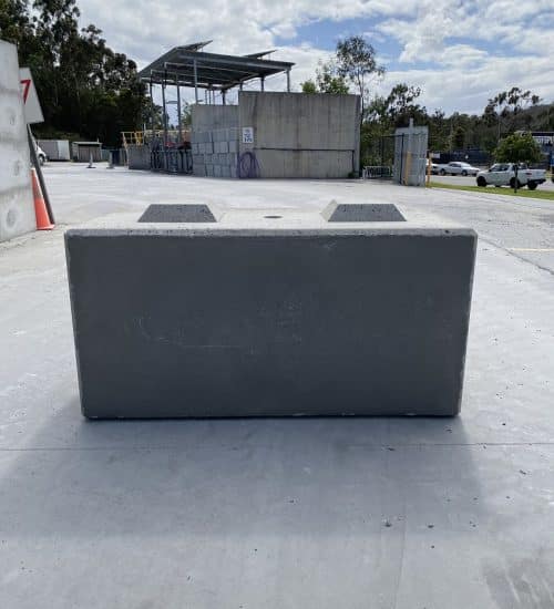 Large interlocking blocks for flood-prone areas single heavy duty concrete unit used for flood control and barriers